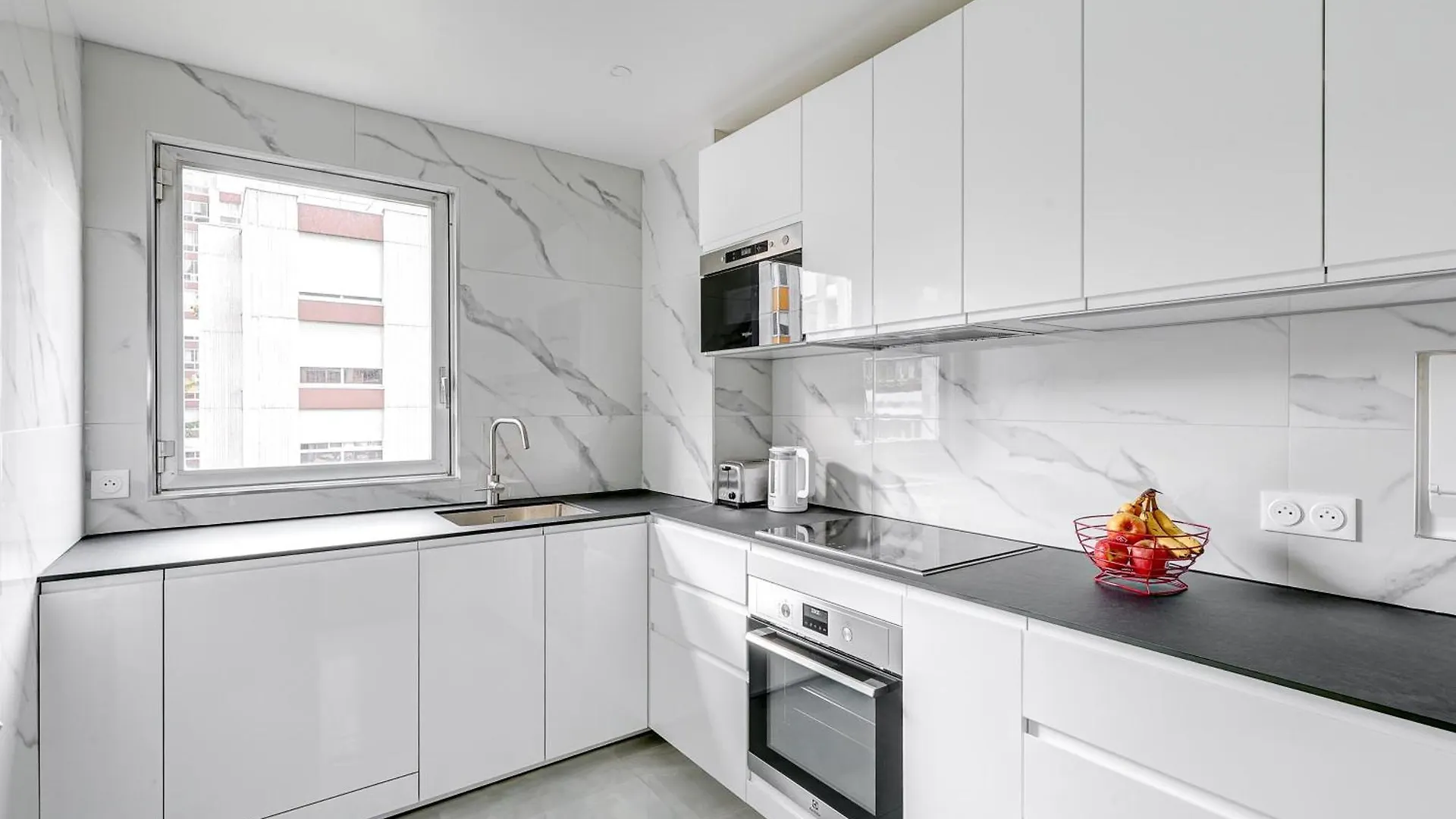 Apartment Suite Au Coeur De Paris, Architecturale Et Elegante