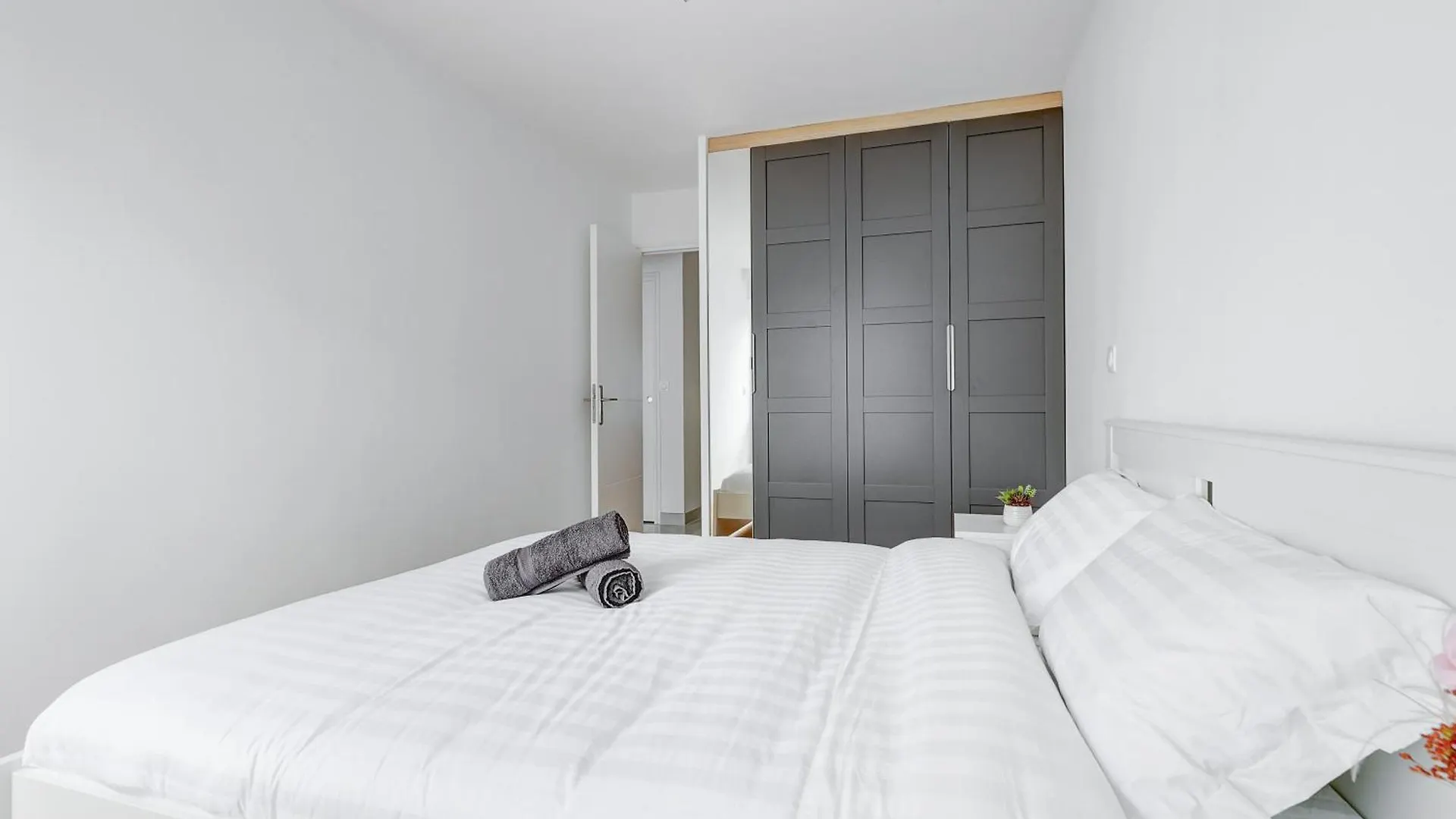 Suite Au Coeur De Paris, Architecturale Et Elegante Apartment Paris
